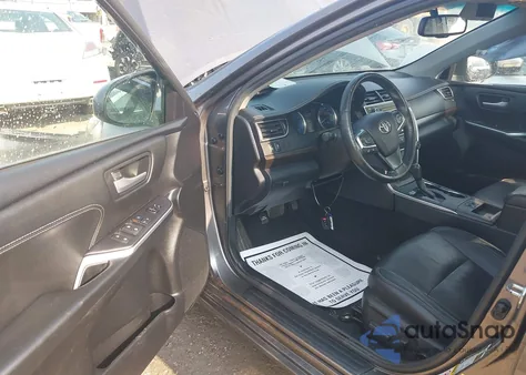 2015 Toyota Camry Le/Xle/Se/Xse z USA, uszkodzony, nr VIN 4T1BF1FK9FU909938